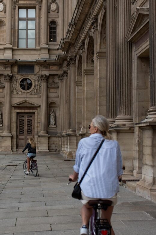 The Best of Paris: Small Group Bike Tour like a Local - Key Points