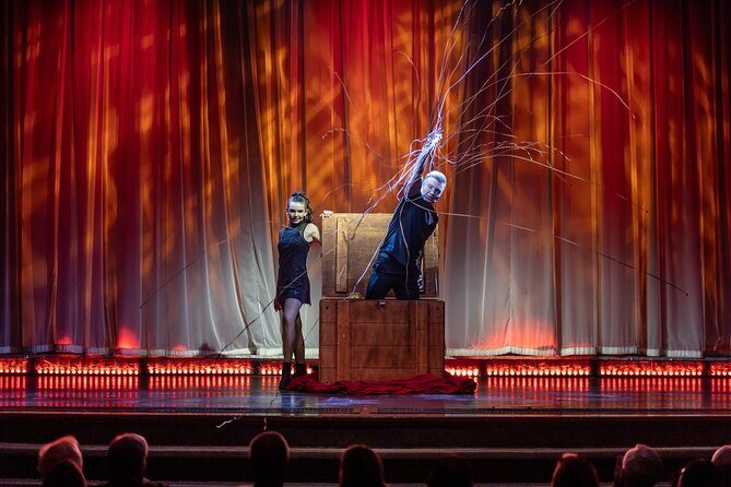 'The Cabaret' Garry & Janine Magic & Comedy Dinner Show - FAQs