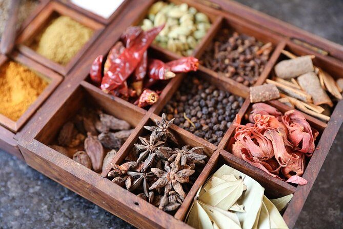 The Chef @ 11:30 am (4 Main Dishes + 3 Breads) - An In-Depth Look at the Delhi Cooking Class