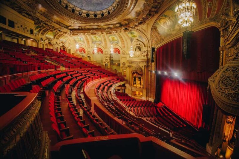 The Chicago Theatre Tour Experience - A Deep Dive into the Chicago Theatre Tour Experience