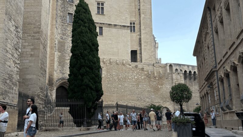 The Essence of Provence : Avignon, St Rémy, les Baux, Arles - The Dramatic Beauty of Les Baux-de-Provence
