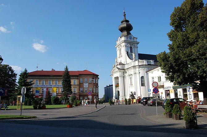 The Footsteps of John Paul II & Divine Mercy Private Tour - Key Points