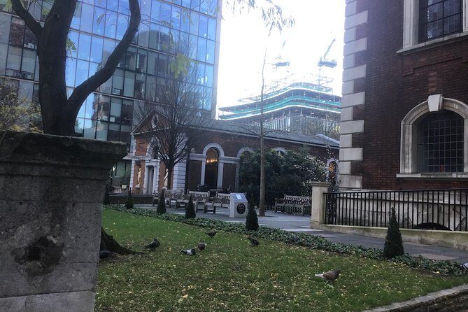 The Ghosts of the secret alleyways of old London town - Key Points