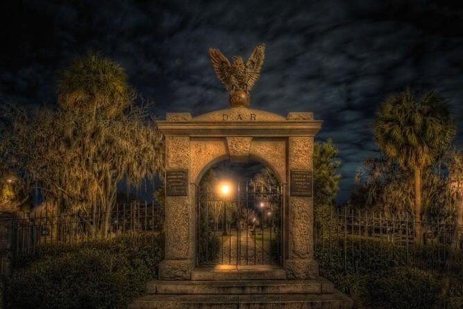 The Grave Tales Ghost Tour in Savannah - Exploring the Grave Tales Ghost Tour in Savannah