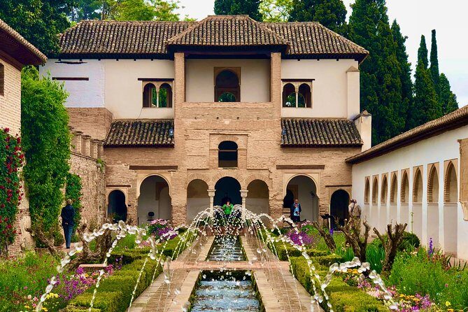 The guided tour in Alhambra with polish guide - Frequently Asked Questions