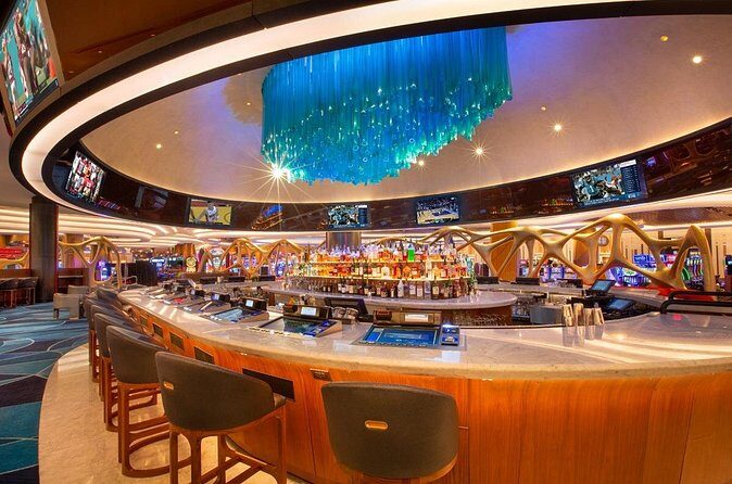 The Guitar Hotel Private Transfer SUV - Who Should Consider This Transfer?