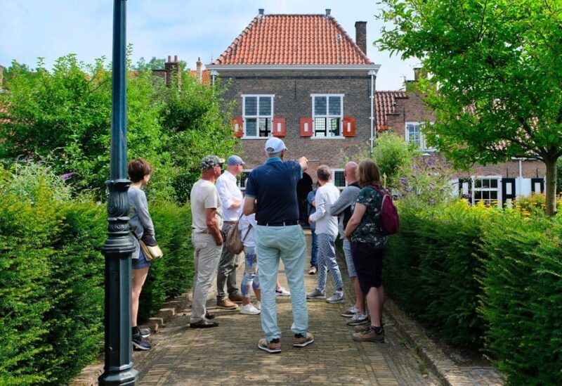 The Hague: Courtyard Walking Tour - Key Points