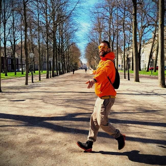 The Hague: Guided Bike Tour with Storyteller Guide - Exploring The Hague on Two Wheels: A Deep Dive