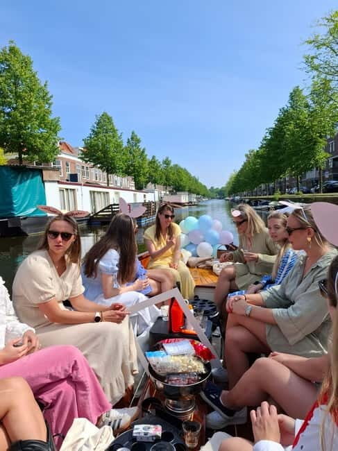 The Hague: individual tickets for an electric boattour! - The Experience Review: What Travelers Say