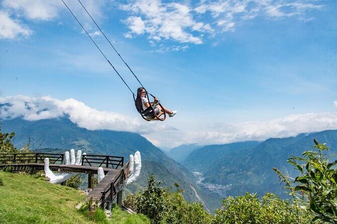 The Hands of God - Tours - The Highest Viewpoint of the City - Ec - In-Depth Review of the "Hands of God" Tour