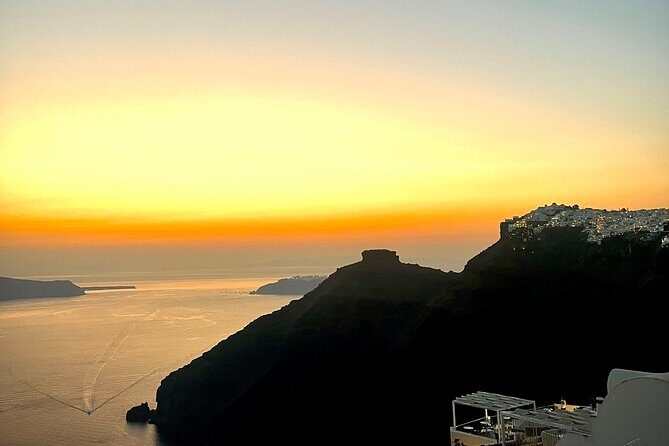 The Highlights of Santorini on a Mini Bus Daily Sunset Tour - Key Points