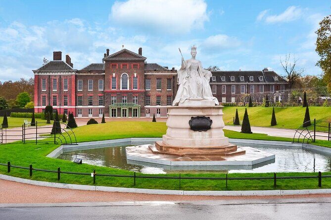The Kensington Palace Gardens Royal High Tea - Engaging First Impressions