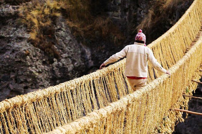 The last inka bridge "Q´eswachaka" service in private - Key Points