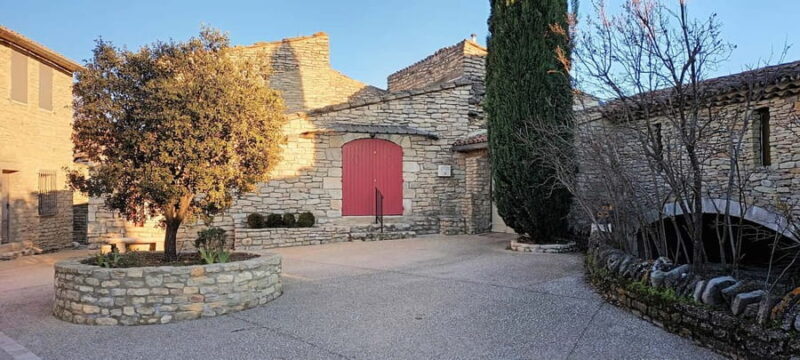 The Luberon: Visit the hilltop villages by electric bike - Who Should Consider This Tour?