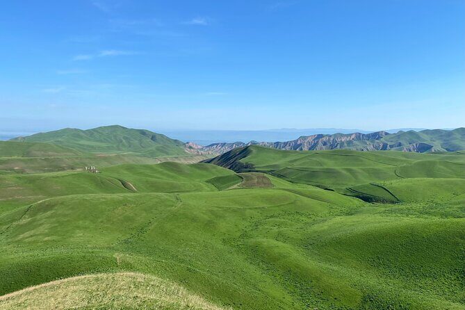 The magnificent and mystic Son Kol lake in 2 days - Key Points