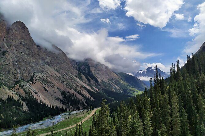 The main sights of Chui and Issyk-Kul valleys in 4 days - Key Points