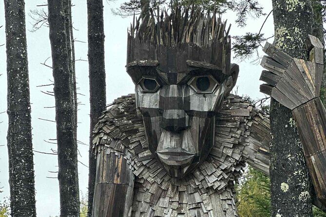 The Maine Experience: Coast, Culture & History - Eartha: The World’s Largest Rotating Globe