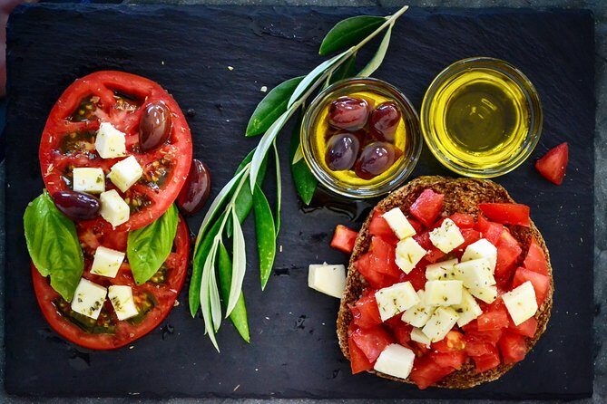 The Mediterranean Diet & Lifestyle Cooking Class. - Key Points: