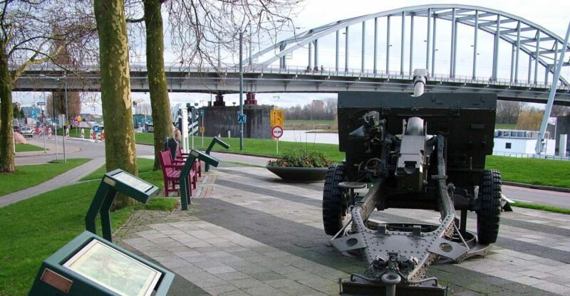 The Netherlands: WW2 Private Day Trip - Key Points