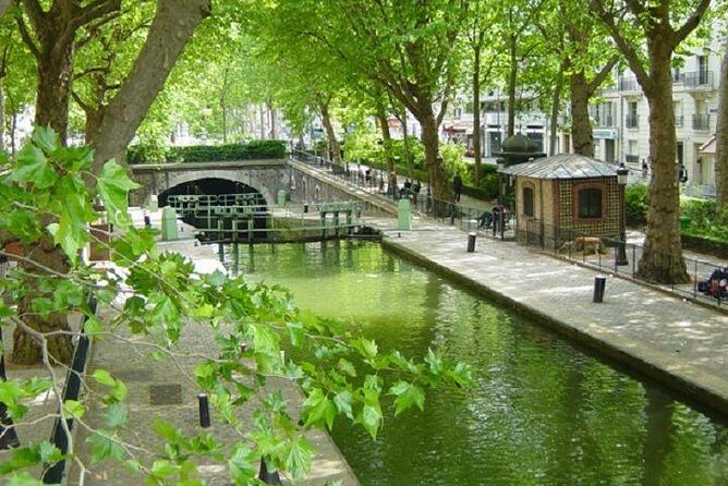 "The Old Paris" on the Canal Saint Martin : Port de l'Arsenal - Exploring "The Old Paris" on the Canal Saint Martin: A Different Side of the City