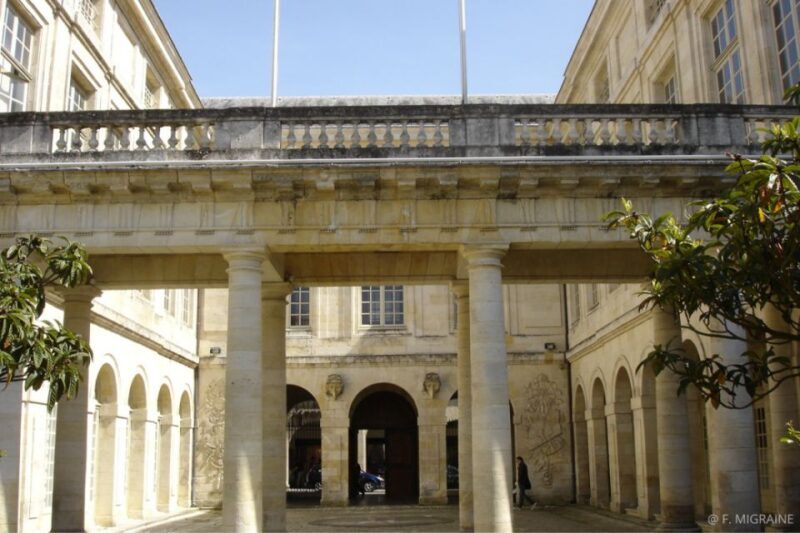 The Opulence of La Rochelle Merchants in the 18th Century - FAQs