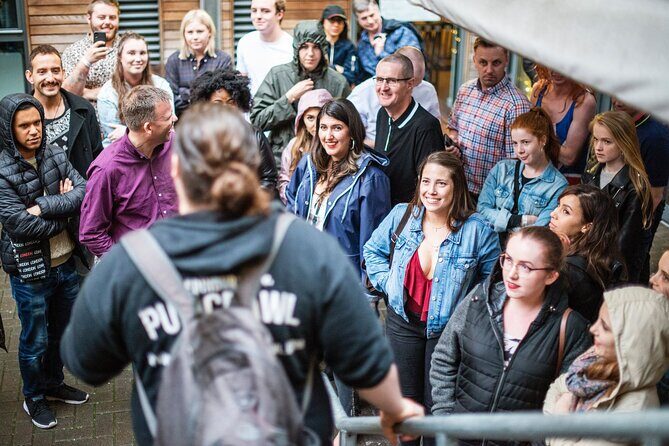 The Original Edinburgh Pub Crawl - Introduction: A Social Night Out in Edinburgh’s Historic Heart