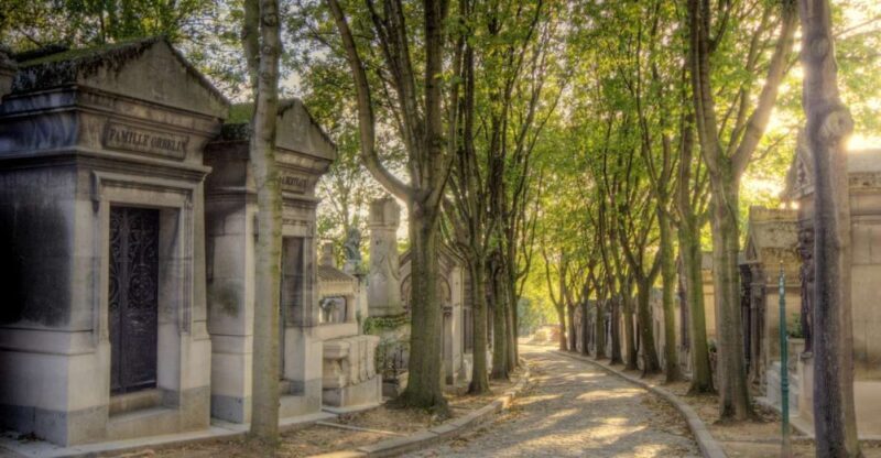 The Père Lachaise Cemetery: Guided 2-Hour Small-Group Tour - A Detailed Look at the Père Lachaise Cemetery Guided Tour