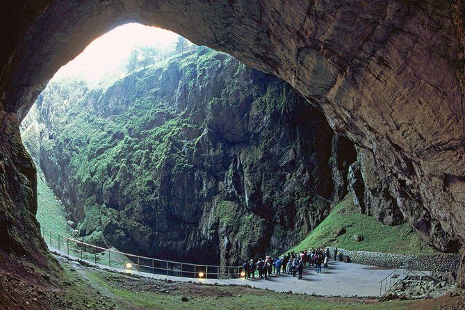 THE PUNKVA CAVE, MACOCHA ABYSS and the PERNSTEJN CASTLE - Frequently Asked Questions