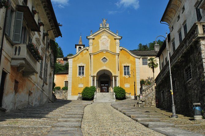 The romantic village of Orta San Giulio with a tour guide - Frequently Asked Questions