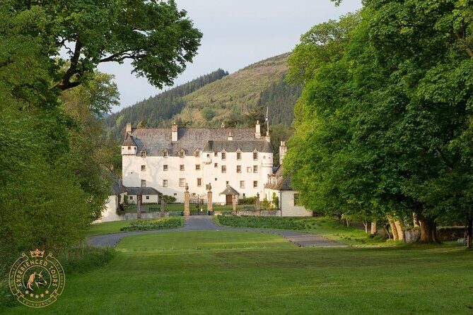 The Scottish Borders Full-Day Private Tour in a Luxury Minivan with Local Guide - Exploring the Scottish Borders: An In-Depth Look