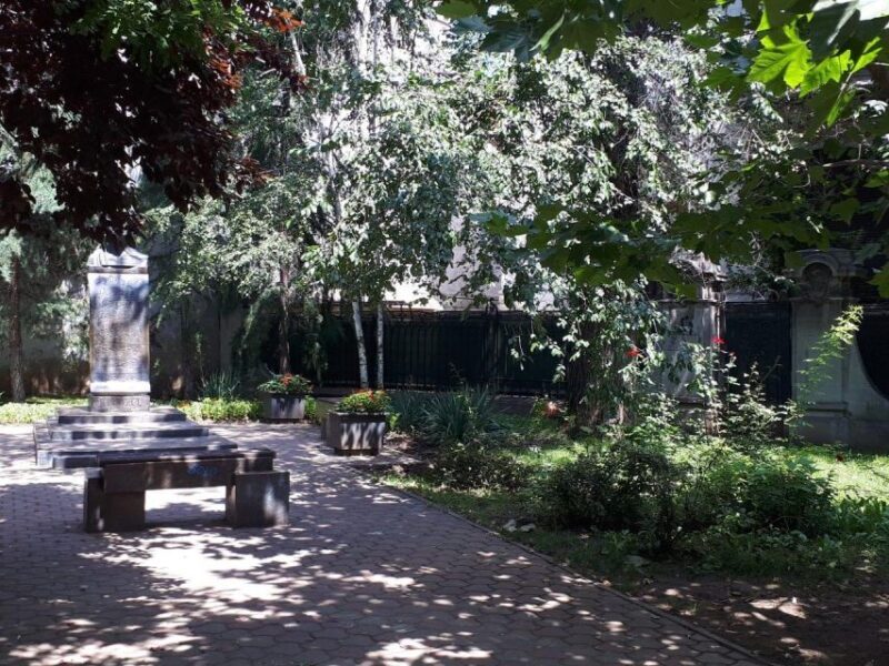 The secret Bucharest - half day walking tour - Key Points