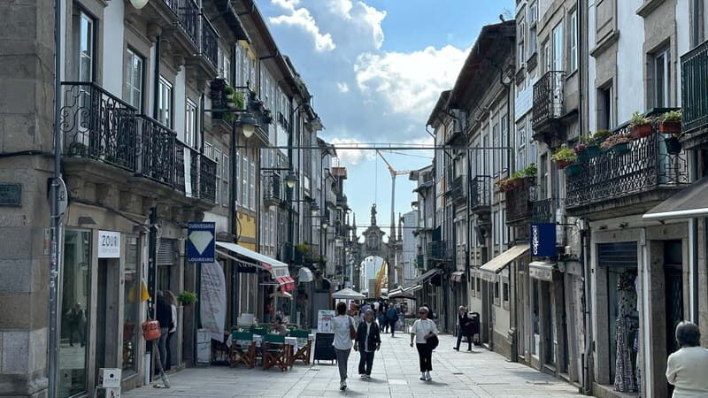 The Soul of Braga: Cathedrals, Palaces and Sanctuaries - An In-Depth Look at the Experience