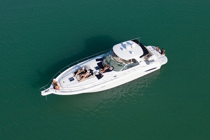The SOUTH BEACH Sundancer Rental - Exploring the Miami Waterways in Style