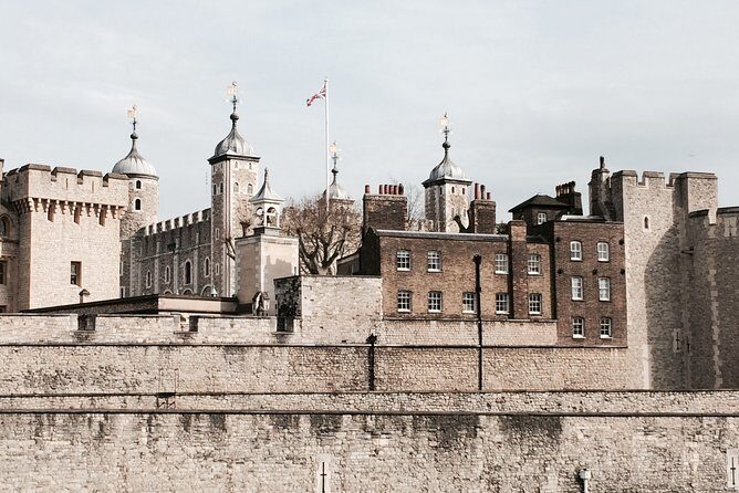 The Tower of London - Small Group Tour with a Local Expert - Exploring the Itinerary in Detail