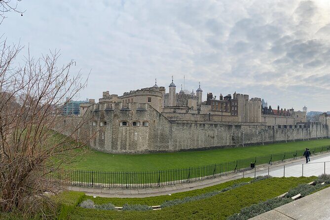 The Tower of London - Small Group Tour with a Local Expert - The Value of a Guided Tour