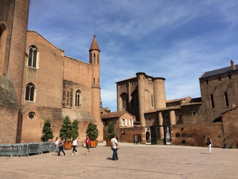 The two beautiful cities of Albi and Cordes sur Ciel - Key Points