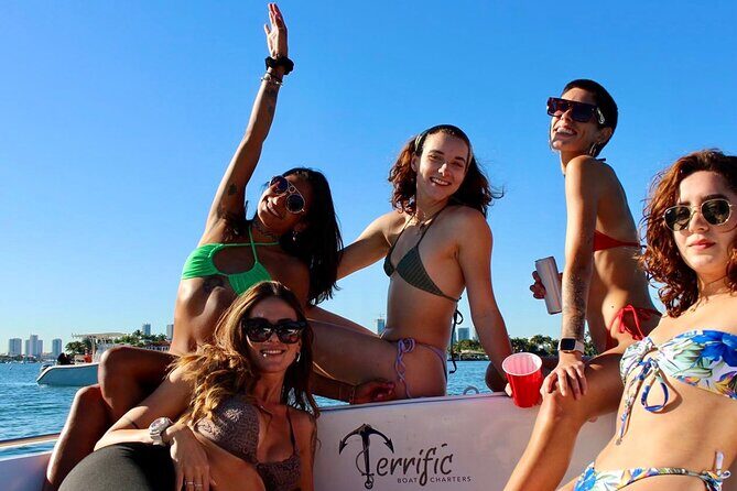 The Ultimate 4-Hour Miami Charter: Exclusive Views & Tropical Fun - Key Points