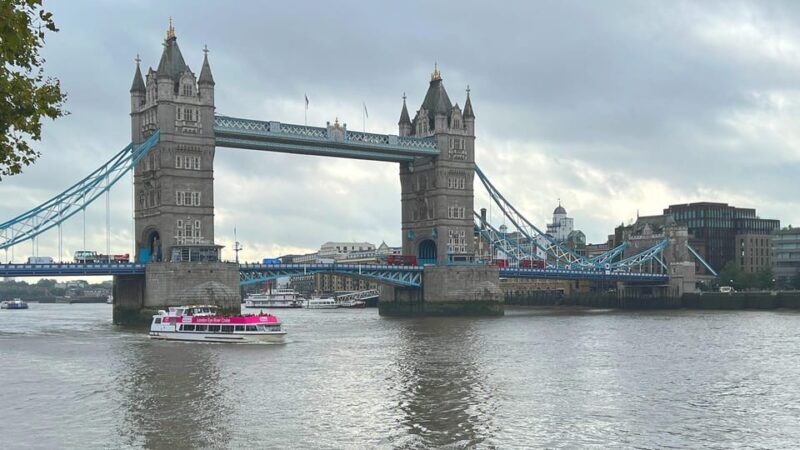 The Ultimate City of London Food Tour with 10+ Tastings - Tasting British Classics and Insider Delights