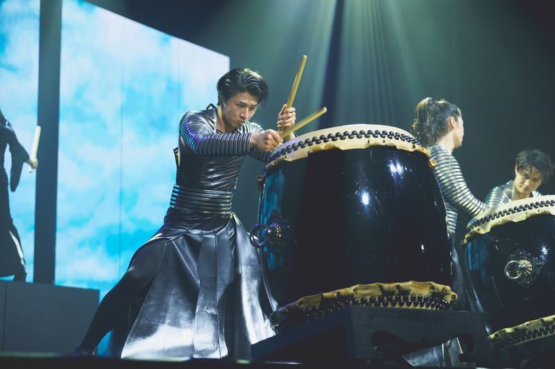 The ultimate entertainment experience lighting up Kyotos night. DRUM TAO Live Wadaiko Drum Show - Who will get the most from DRUM TAO