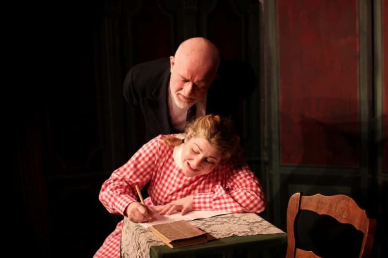 Theatre in Paris: The Lesson (La leçon) - Why The Lesson Stands Out