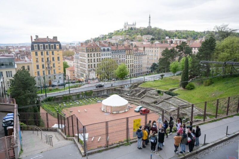 Theatrical visit: mysteries of the Croix-Rousse in French - Introduction: A Unique Way to Explore Croix-Rousse’s Secrets