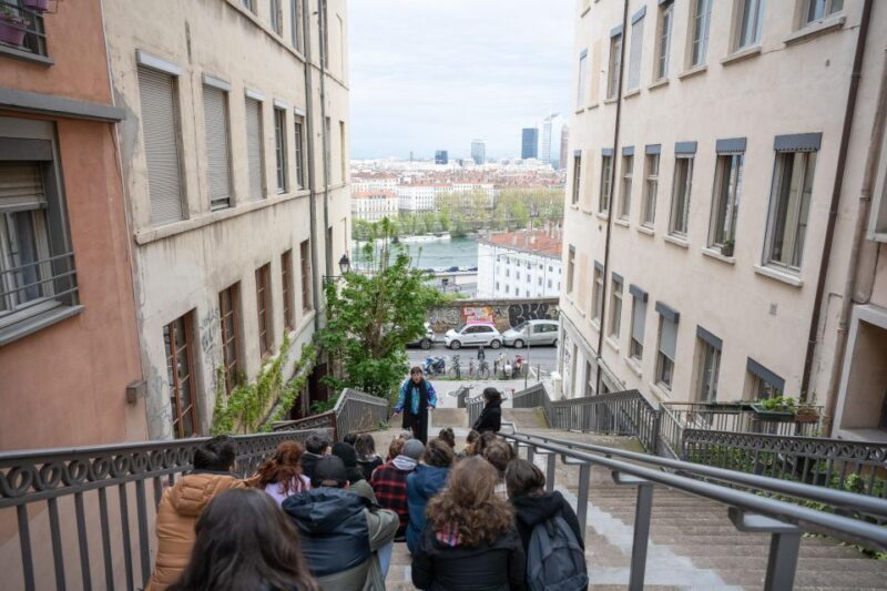 Theatrical visit: mysteries of the Croix-Rousse in French - Key Points
