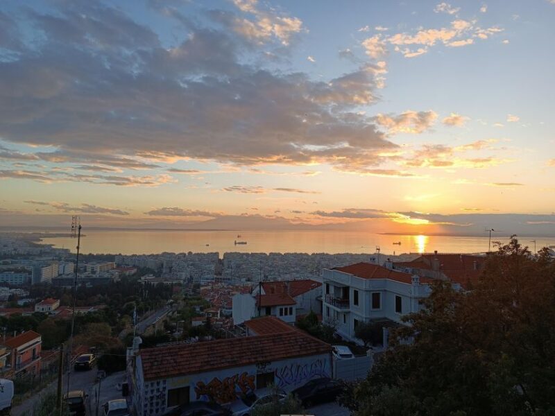 Thessaloniki: Wellness Sunset walking tour by the sea! - A Scenic Stroll Along Thessaloniki’s Coast