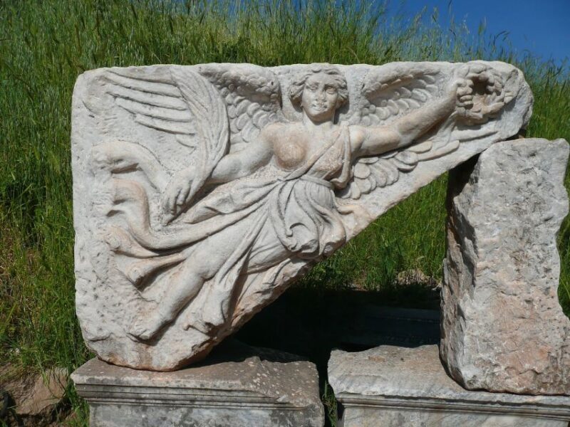 Thessaloniki:Journey Through Ancient Vergina to Sacred Veria - Practical Details and Tips
