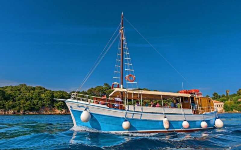 Three Island Boat Tour With Lunch - Key Points