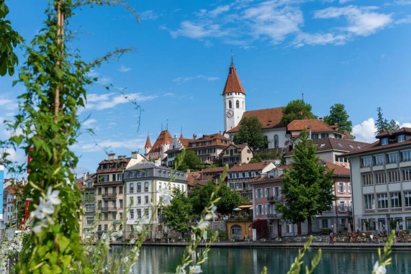 Thun: Express Walk with a Local in 60 minutes - Discovering Thun in Just 60 Minutes: What to Expect