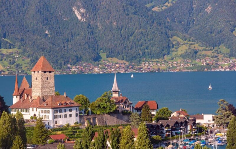 Thun: Express Walk with a Local in 60 minutes - The Value of a Guided Short Tour