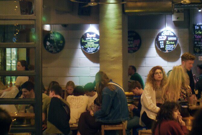 Thursday & Friday Night Pub Crawl for Professionals in Athens - Key Points