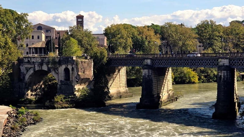 Tiber Island & Ghetto Museum: A Tour of History and Identity - A Closer Look at the Tour Experience