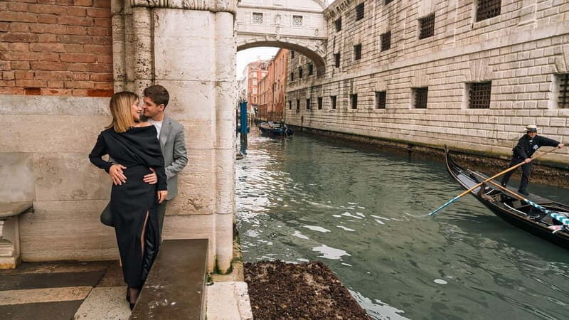 Timeless Venice: Luxury Photoshoot with a Local Photographer - An In-Depth Look at the Venice Luxury Photoshoot
